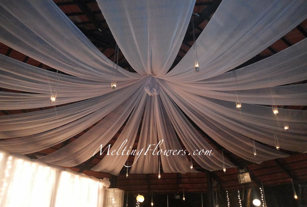 Astonishing Wedding Themes With Fulgent Drapes