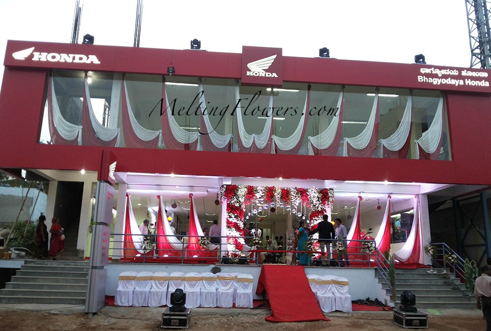 Spectacular Decoration Themes for your Showroom Inauguration