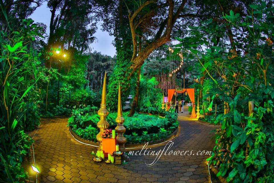 Decoration Ideas For A Spectacular Garden Wedding In Mysore