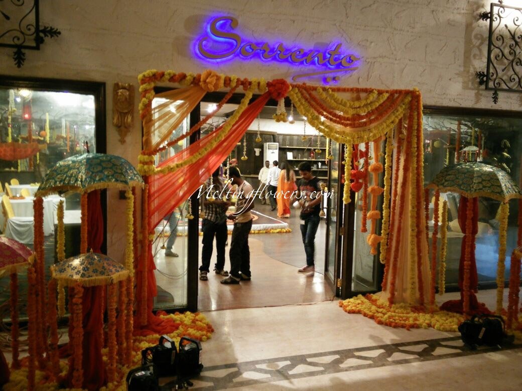 golden-palms-entrance-1b