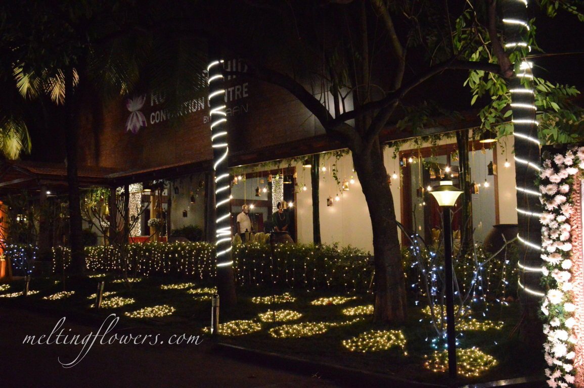 royal-orchid-entrance-decor-15b